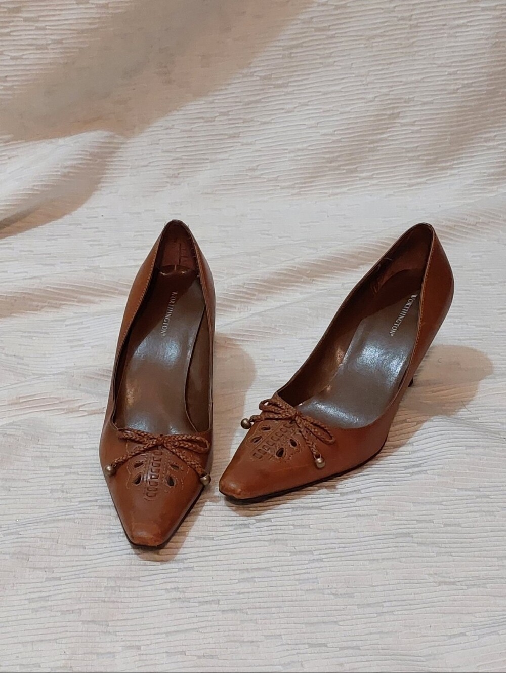 Vintage Y2K Worthington Brown Pointed Toe Pumps with Decorative Bow Size 8.5
